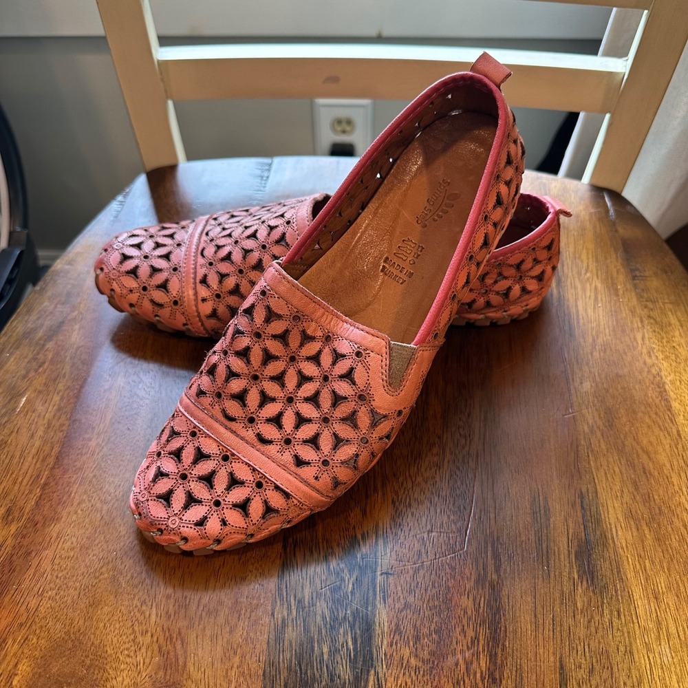 Spring Step Loafers Women Coral Pink Laser Cut Floral Leather Slip On Boho Sz 39